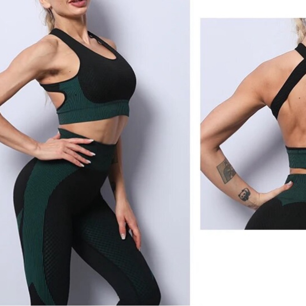 BRAND NEW IN PACKAGE Yoga/Fitness 3- Piece Set.      * NEVER WORN